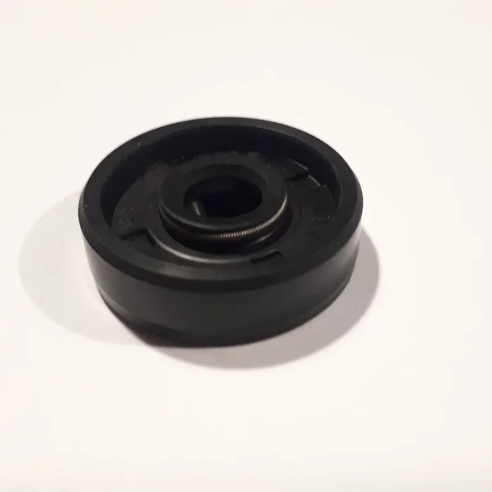 JOINT SPI POMPE A EAU 8X24X7 KTM