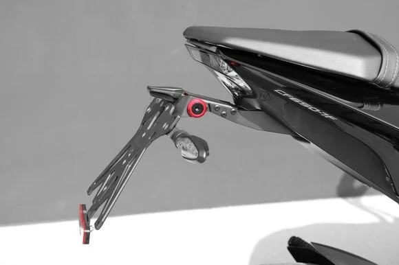 Support de plaque LighTech Kit réglableCF MOTO 650 650 NK – 2021 – 2025Ref : LIG00175A / 1114889